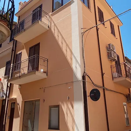 Sicilia Terra Di Luce Apartmán *